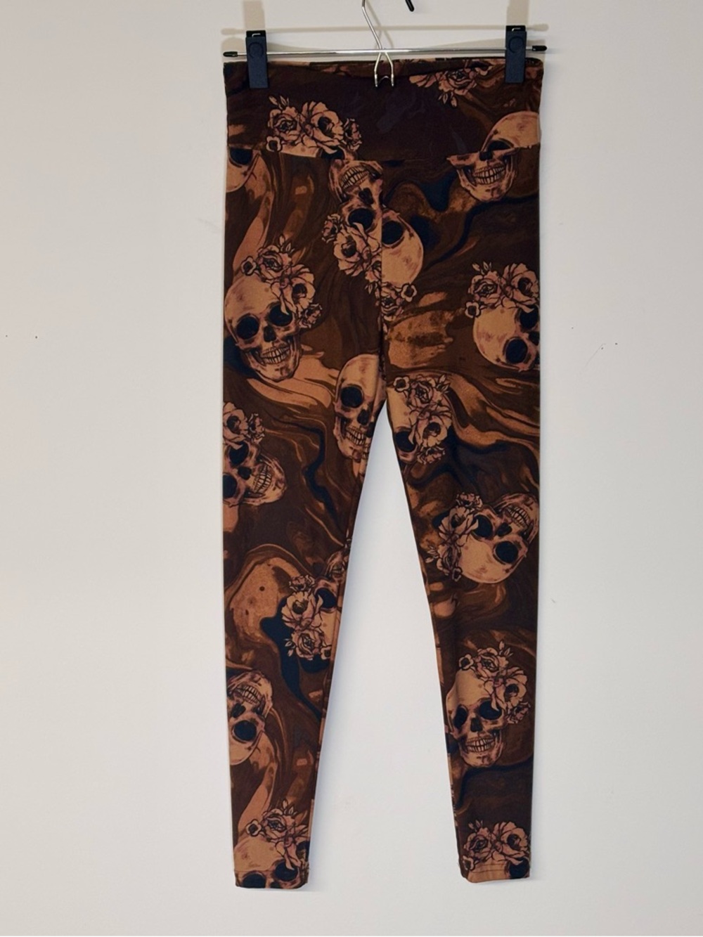 🚫🚫SOLD🚫🚫 No Boundaries Steam Punk Brown Skull-Print Leggings S/M NWOT - Picture 3 of 4